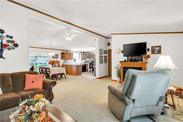 209 Wyngate Drive, Brookfield Twp, OH 44403