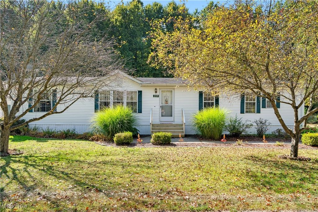 209 Wyngate Drive, Brookfield Twp, OH 44403