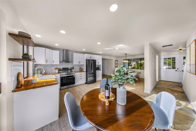 12943 SE 68th Street, Bellevue, WA 98006