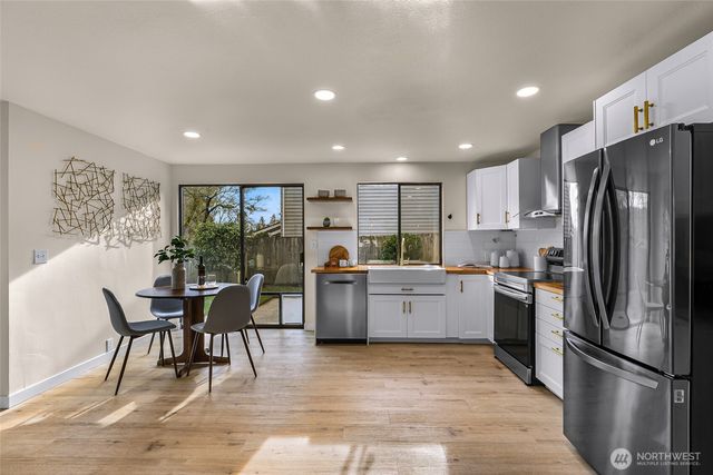 12943 SE 68th Street, Bellevue, WA 98006