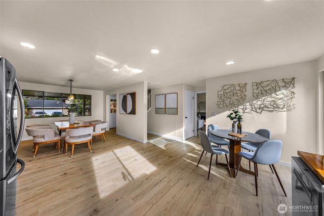 12943 SE 68th Street, Bellevue, WA 98006