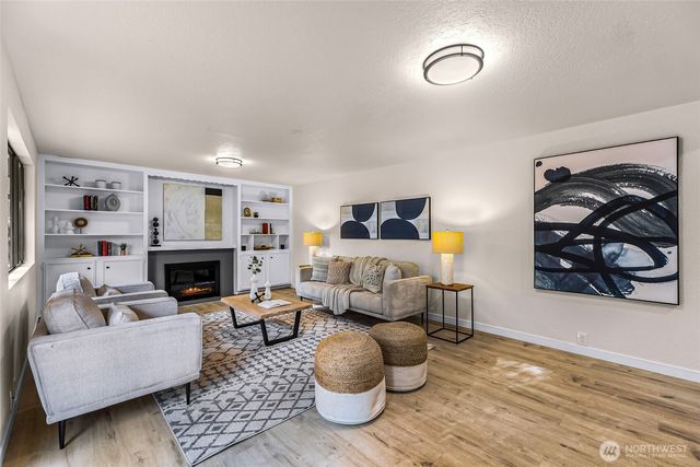 12943 SE 68th Street, Bellevue, WA 98006