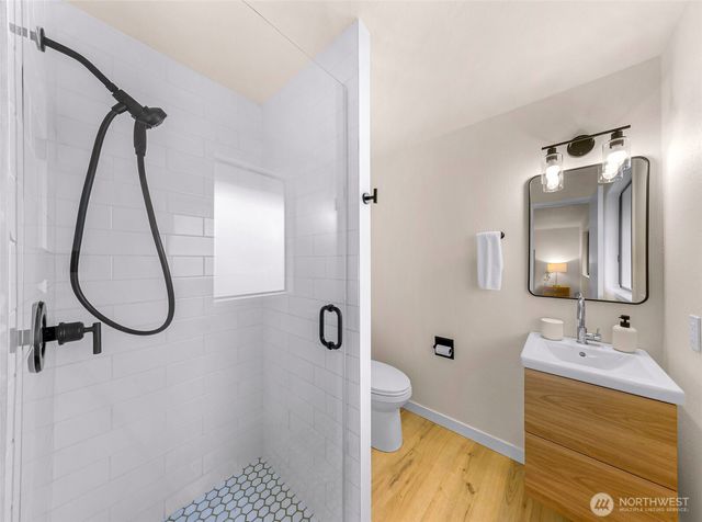 12943 SE 68th Street, Bellevue, WA 98006