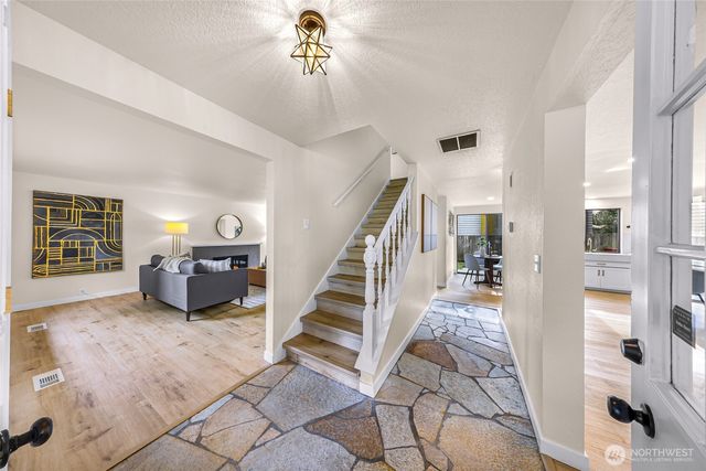 12943 SE 68th Street, Bellevue, WA 98006