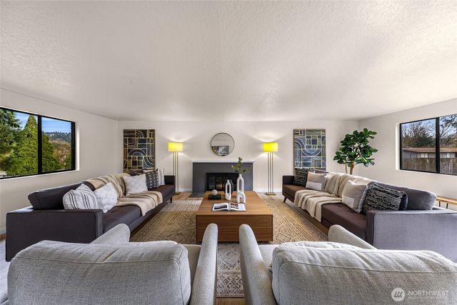 12943 SE 68th Street, Bellevue, WA 98006