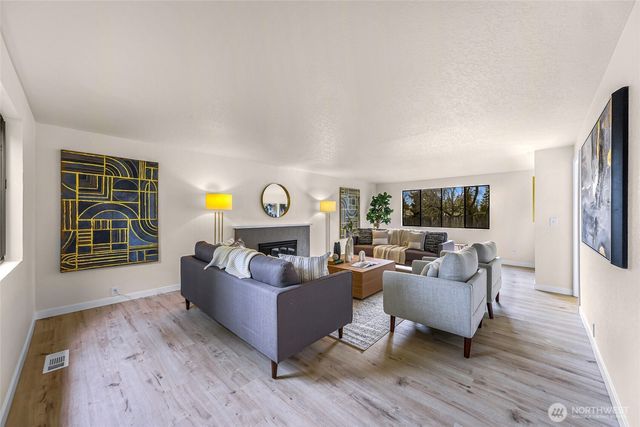 12943 SE 68th Street, Bellevue, WA 98006