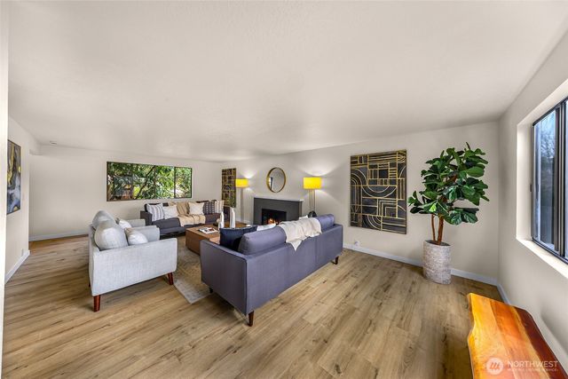 12943 SE 68th Street, Bellevue, WA 98006