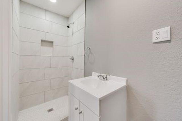 930 W Freeman Street, Sherman, TX 75092