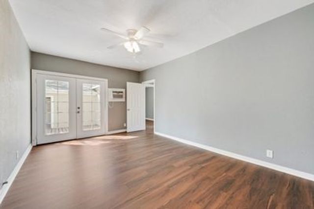 930 W Freeman Street, Sherman, TX 75092