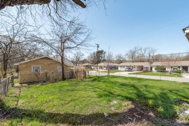930 W Freeman Street, Sherman, TX 75092