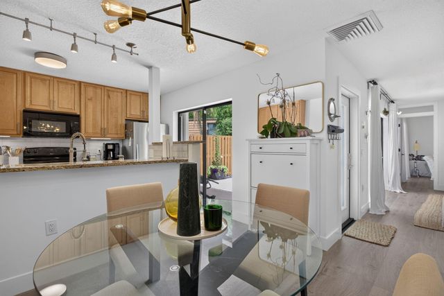 9113 SW 20th Court A, Davie, FL 33324