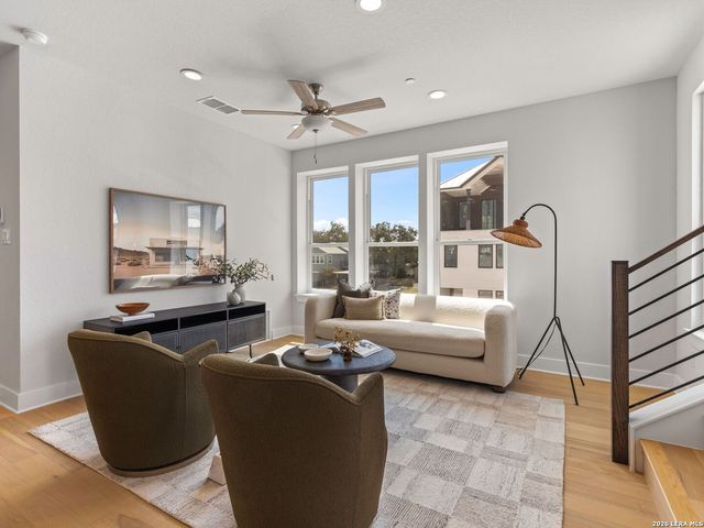 543 McMonigal Pl Bldg 3, San Antonio, TX 78210