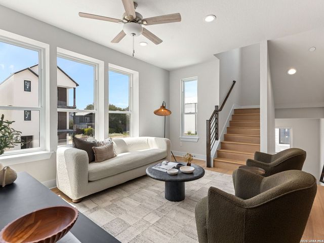 543 McMonigal Pl Bldg 3, San Antonio, TX 78210