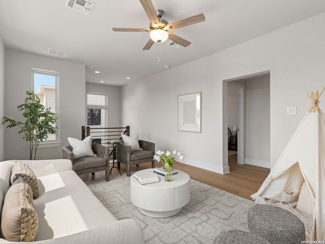 543 McMonigal Pl Bldg 3, San Antonio, TX 78210