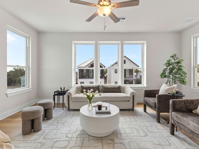 543 McMonigal Pl Bldg 3, San Antonio, TX 78210