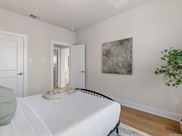 543 McMonigal Pl Bldg 3, San Antonio, TX 78210