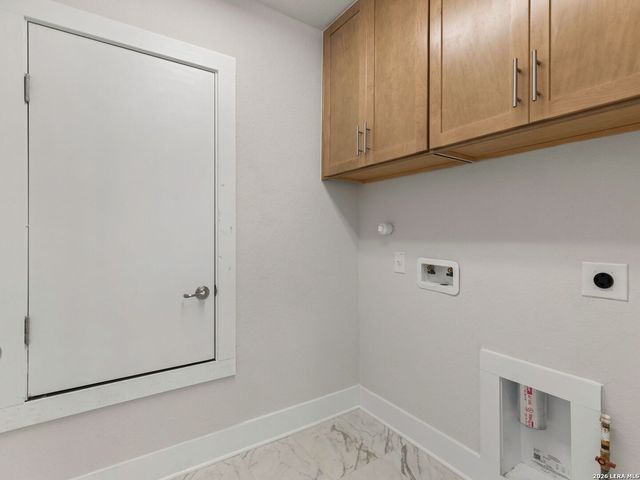 543 McMonigal Pl Bldg 3, San Antonio, TX 78210