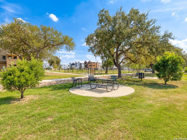 543 McMonigal Pl Bldg 3, San Antonio, TX 78210