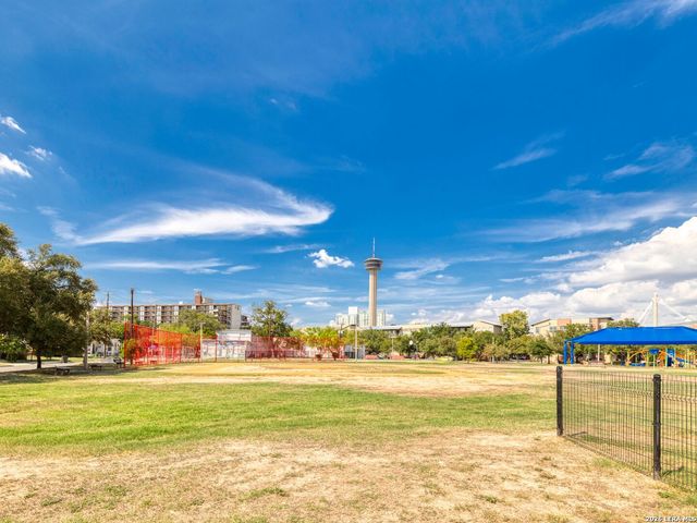 543 McMonigal Pl Bldg 3, San Antonio, TX 78210