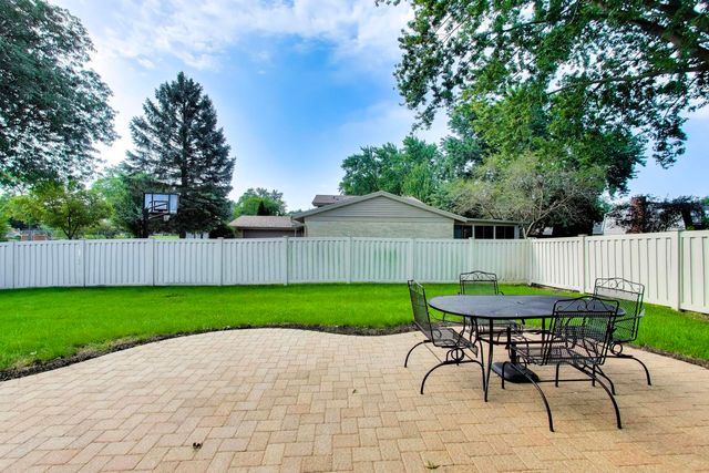759 E Mill Valley Road, Palatine, IL 60074