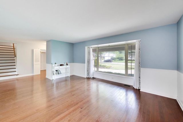 759 E Mill Valley Road, Palatine, IL 60074