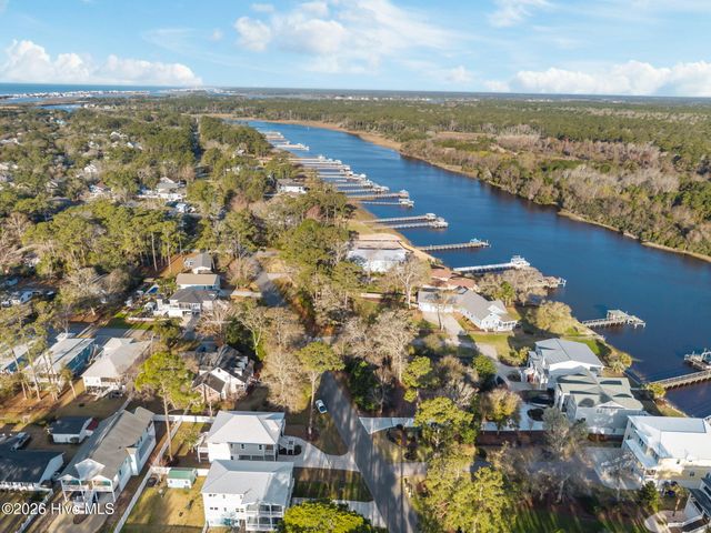 1903 W Yacht Drive, Oak Island, NC 28465