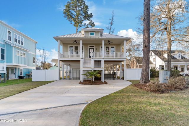 1903 W Yacht Drive, Oak Island, NC 28465