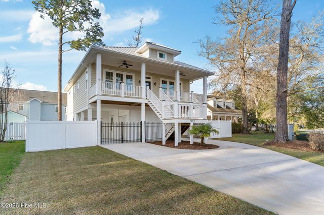 1903 W Yacht Drive, Oak Island, NC 28465