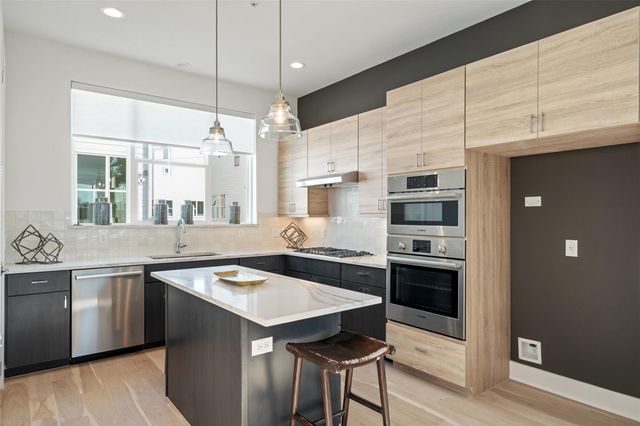 3807 Threadgill ST, Austin, TX 78723