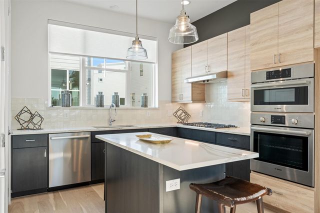 3807 Threadgill ST, Austin, TX 78723