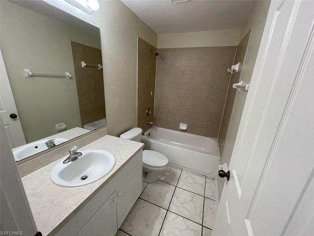 1221 Summa BLVD, Lehigh Acres, FL 33974