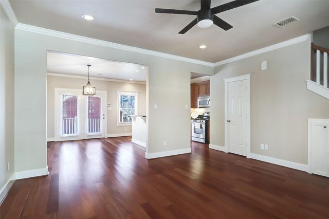 1047 W 16th Street, Houston, TX 77008