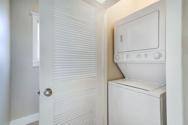 1047 W 16th Street, Houston, TX 77008