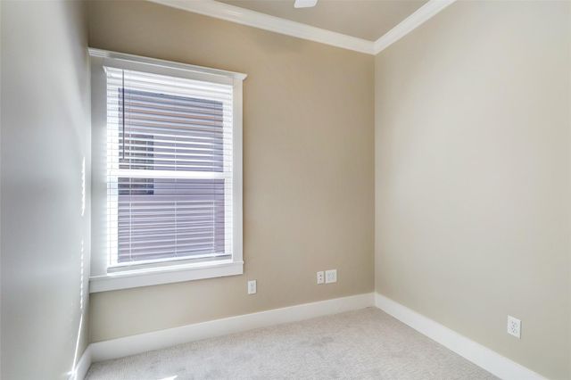 1047 W 16th Street, Houston, TX 77008