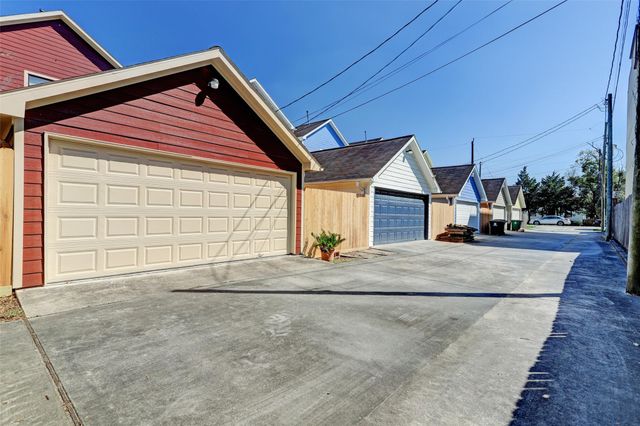 1047 W 16th Street, Houston, TX 77008