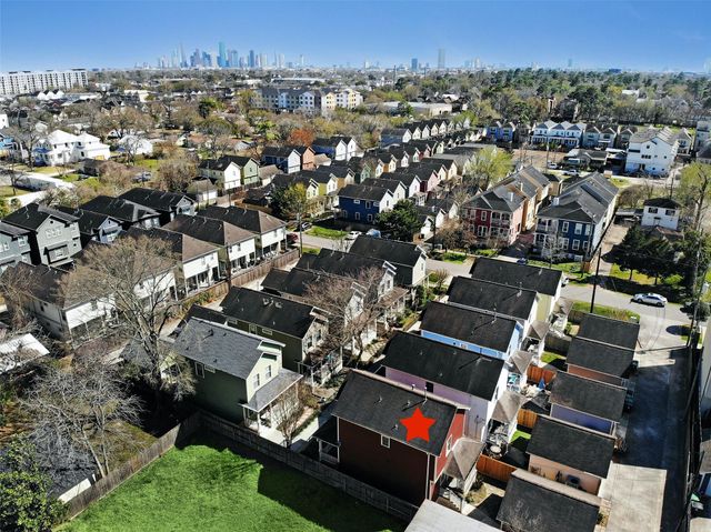 1047 W 16th Street, Houston, TX 77008