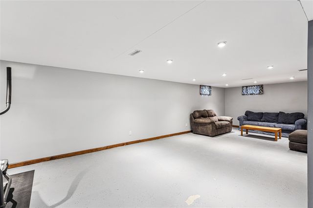 302 NW Arlan Drive, Ankeny, IA 50023