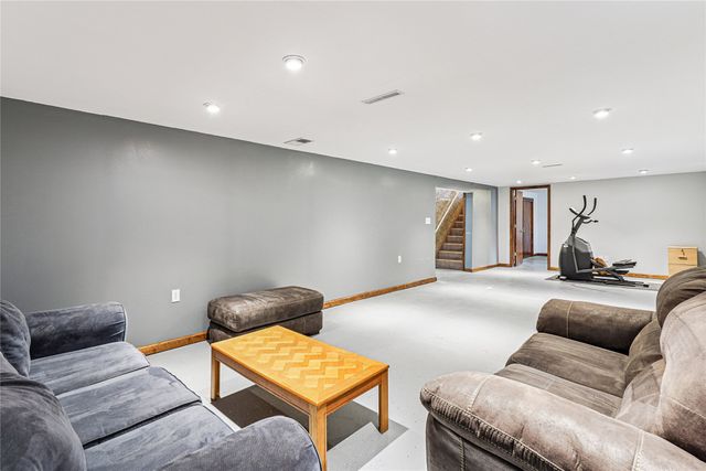 302 NW Arlan Drive, Ankeny, IA 50023