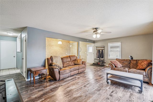 302 NW Arlan Drive, Ankeny, IA 50023