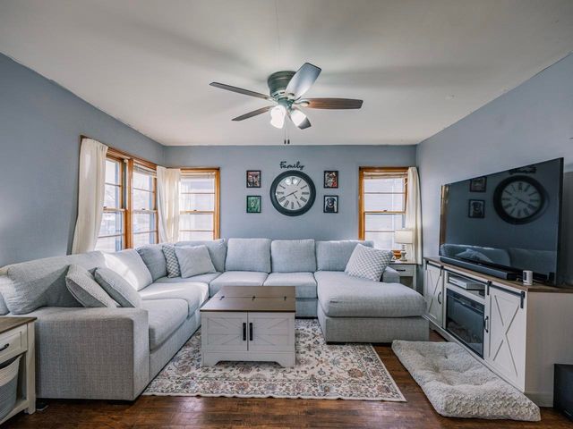 660 S 12th St, Salina, KS 67401