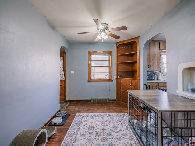 660 S 12th St, Salina, KS 67401