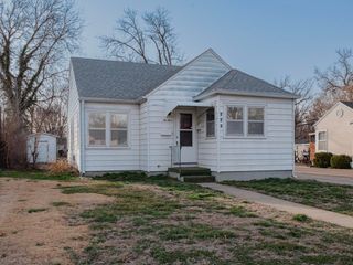 660 S 12th St, Salina, KS 67401