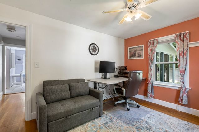 4 Maxdale Rd, Worcester, MA 01602