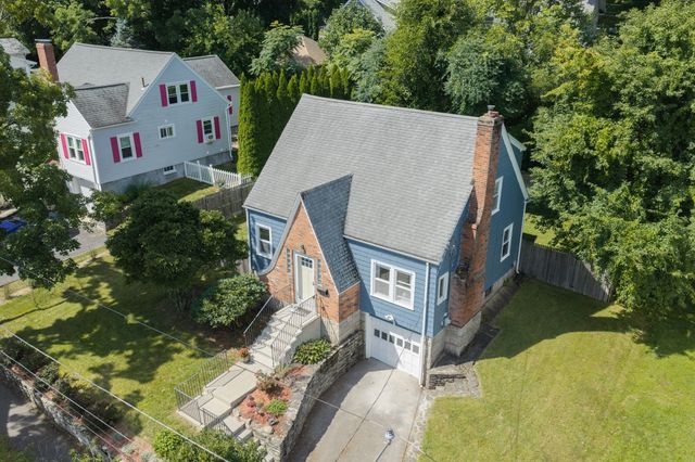 4 Maxdale Rd, Worcester, MA 01602