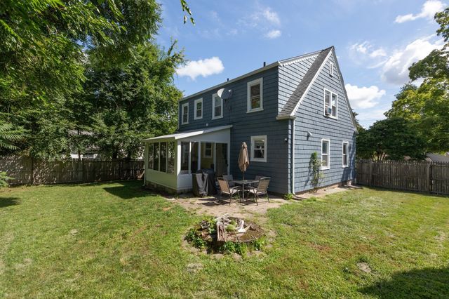 4 Maxdale Rd, Worcester, MA 01602