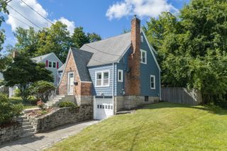 4 Maxdale Rd, Worcester, MA 01602