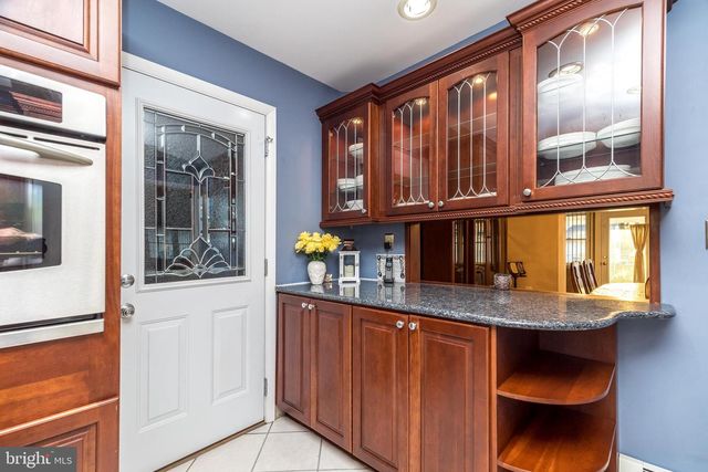 29 HOPE RD, Levittown, PA 19056