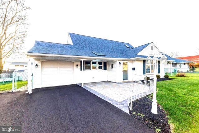 29 HOPE RD, Levittown, PA 19056