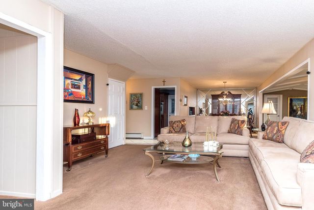 29 HOPE RD, Levittown, PA 19056