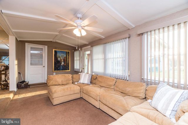 29 HOPE RD, Levittown, PA 19056